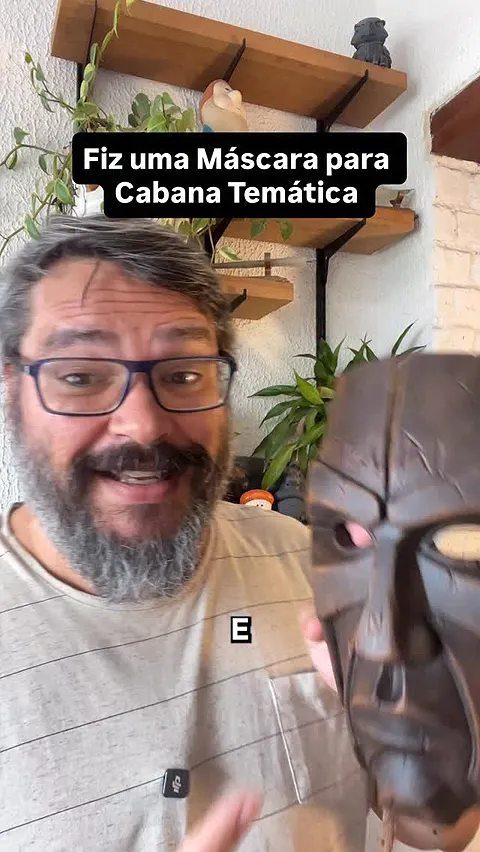 Criei uma máscara para inspirar uma cabana mágica.